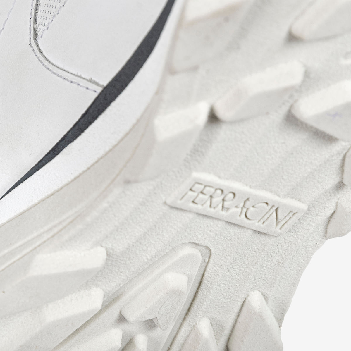 Sneaker Masculino em Couro e Camurça Branco Mid | Ferracini